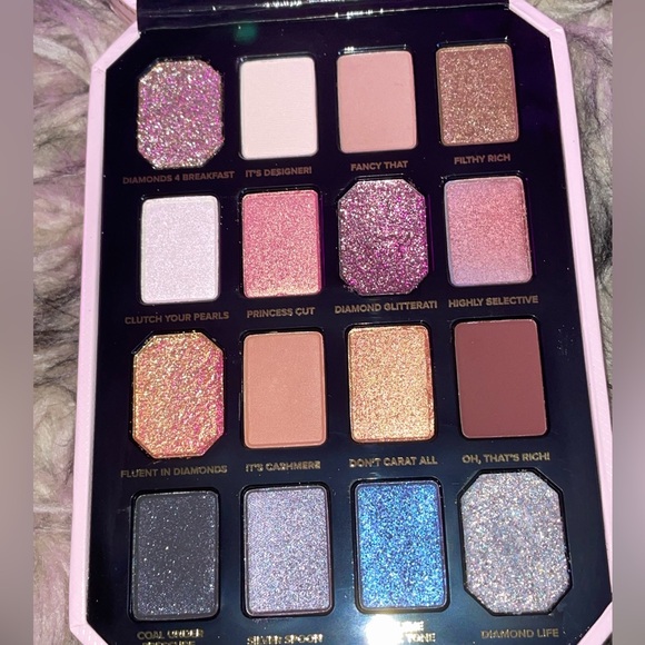 Too faced pretty rich eye shadow palette - Picture 7 of 7